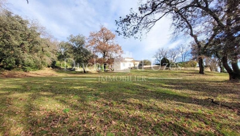 MAISON  7 PIECES 141 M2  UZES