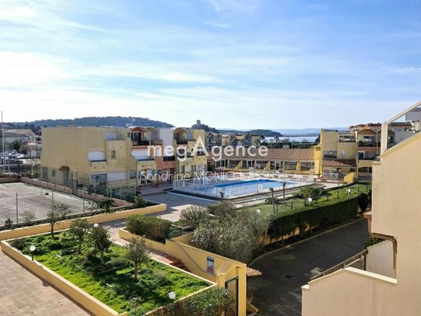 A louer STUDIO 21 M2 TERRASSE BORD DE MER GRUISSAN