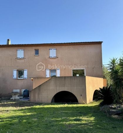 MAISON  7 PIECES 200 M2 BORD DE MER LA LONDE LES MAURES