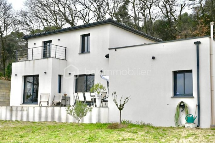 MAISON  CONTEMPORAINE  BAGNOLS SUR CEZE