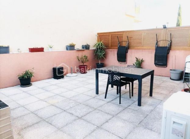 STUDIO  42 M2 TERRASSE  AIX EN PROVENCE