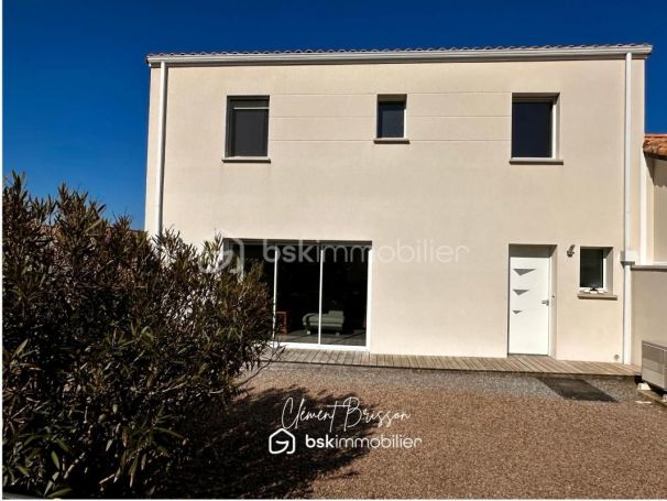 MAISON  CONTEMPORAINE BORD DE MER LA PLAINE SUR MER