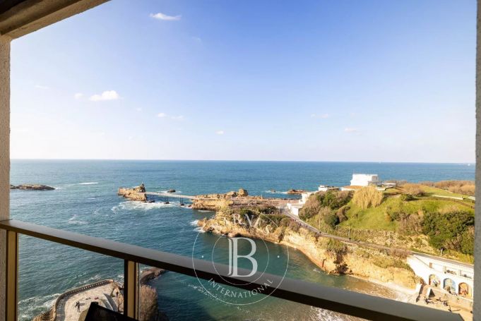 APPARTEMENT  63 M2 BORD DE MER BIARRITZ