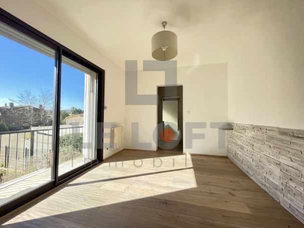 A vendre GRAND APPARTEMENT T4 131 M² DERNIER ETAGE SAINT AYGULF FREJUS