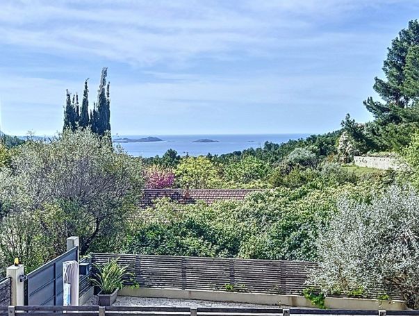 MAISON  CONTEMPORAINE VUE MER BANDOL