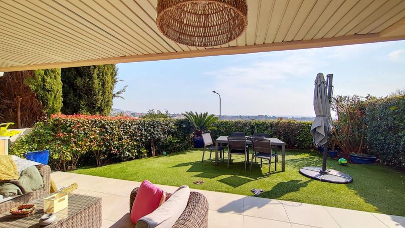 A louer APPARTEMENT T4 110 M2 VUE MER CAGNES SUR MER