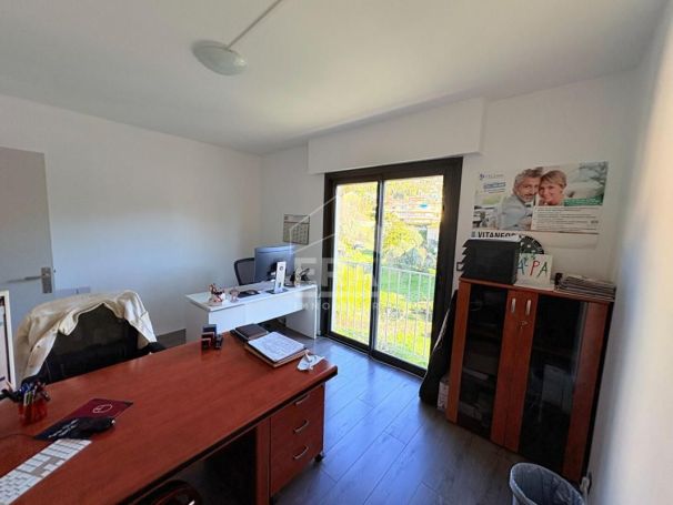 A louer APPARTEMENT T3 58 M2 TERRASSE VENCE