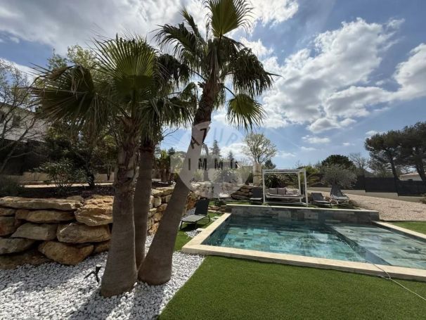 A vendre MAISON 6 PIECES 160 M2 PLAN D AUPS STE BAUME