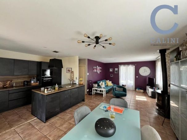 A louer MAISON 5 PIECES 113 M2 SAINT MAMERT DU GARD