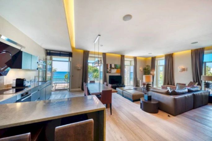 A vendre Sublime Appartement T6 652 M² Croisette Cannes