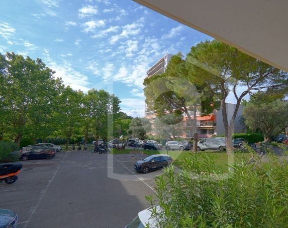 A louer APPARTEMENT T2 54 M2 BORD DE MER ANTIBES