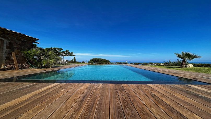 A louer MAISON 8 PIECES 330 M2 VUE MER SAINTE MAXIME