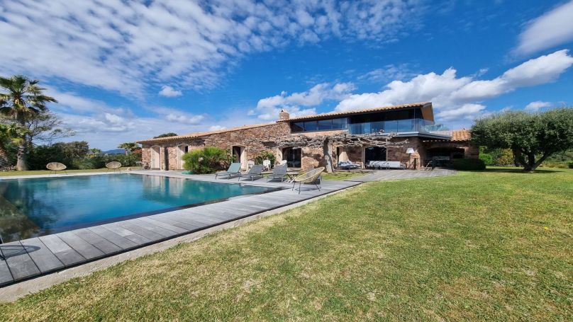 A louer MAISON 8 PIECES 330 M2 VUE MER SAINTE MAXIME