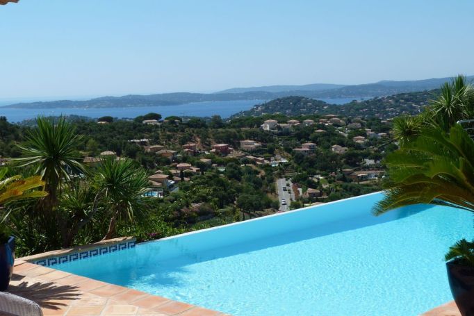 A vendre MAISON 6 PIECES 270 M2 VUE MER SAINTE MAXIME