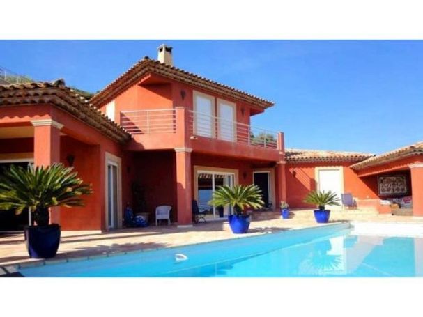 A vendre MAISON 6 PIECES 270 M2 VUE MER SAINTE MAXIME