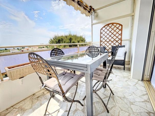 A louer APPARTEMENT DE PRESTIGE T2 56 M2 TERRASSE VUE MER CAGNES SUR MER