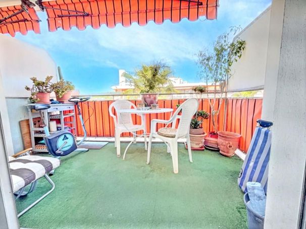 A louer APPARTEMENT DE PRESTIGE T3 80 M2 TERRASSE BORD DE MER CAGNES SUR MER