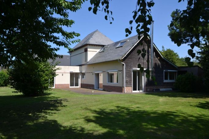 A vendre LONGèRE 8 PIECES 147 M2 BORD DE MER QUIBERVILLE