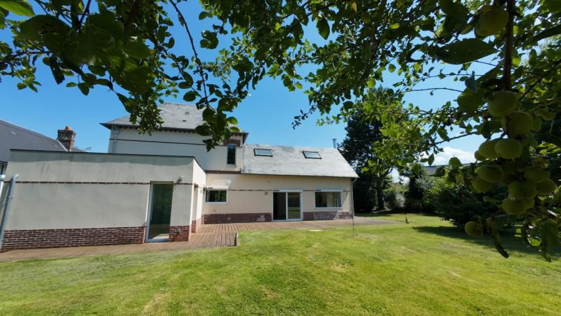 A vendre LONGèRE 8 PIECES 147 M2 BORD DE MER QUIBERVILLE