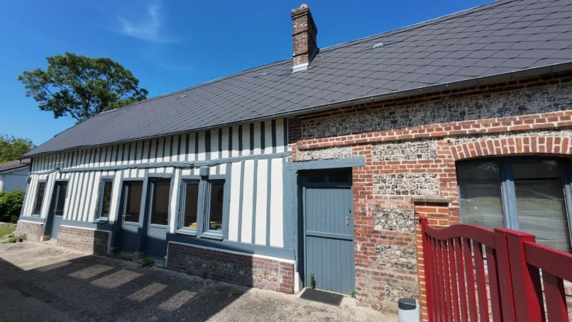 A vendre LONGèRE 8 PIECES 147 M2 BORD DE MER QUIBERVILLE