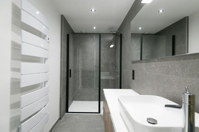 A louer APPARTEMENT T4 120 M2 TERRASSE CASTRIES