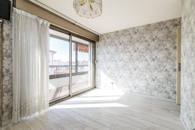 A louer APPARTEMENT T4 98 M2 BORD DE MER NICE