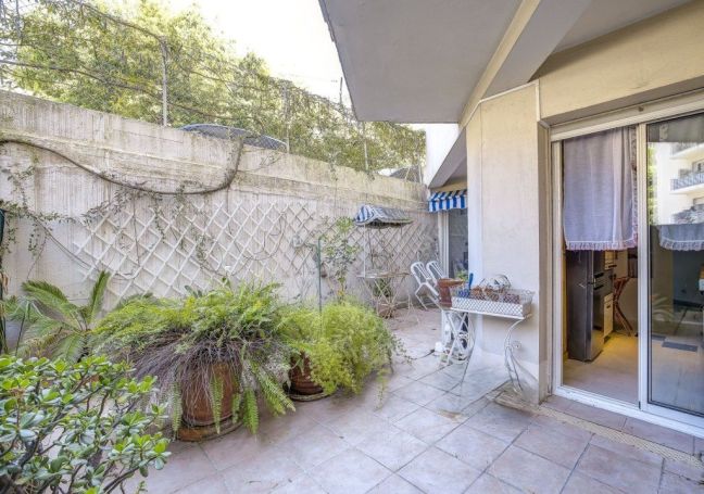 A louer APPARTEMENT T2 51 M2 TERRASSE BORD DE MER NICE