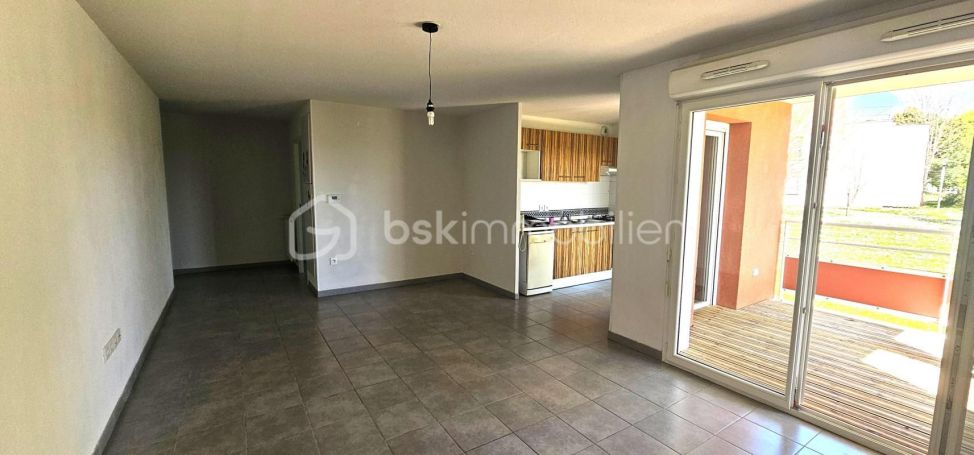 A louer APPARTEMENT T3 68 M2 TERRASSE AMBES