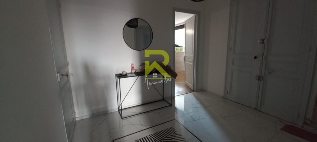 A louer APPARTEMENT T4 123 M2 BEZIERS