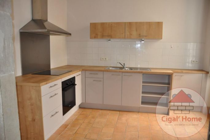 A louer APPARTEMENT T3 101 M2 CARCASSONNE