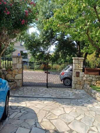 A louer MAISON DE MAîTRE PEYMEINADE COMMERCES