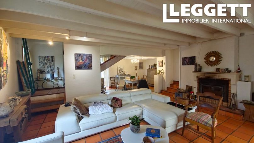 A vendre LONGèRE 9 PIECES 229 M2 CHAILLE LES MARAIS