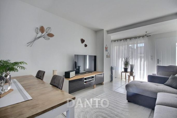 A louer APPARTEMENT T3 73 M2 TERRASSE BORD DE MER MESQUER