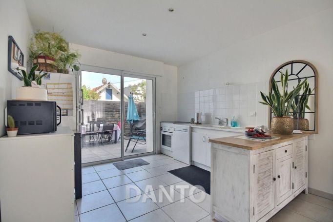 A louer APPARTEMENT T3 73 M2 TERRASSE BORD DE MER MESQUER