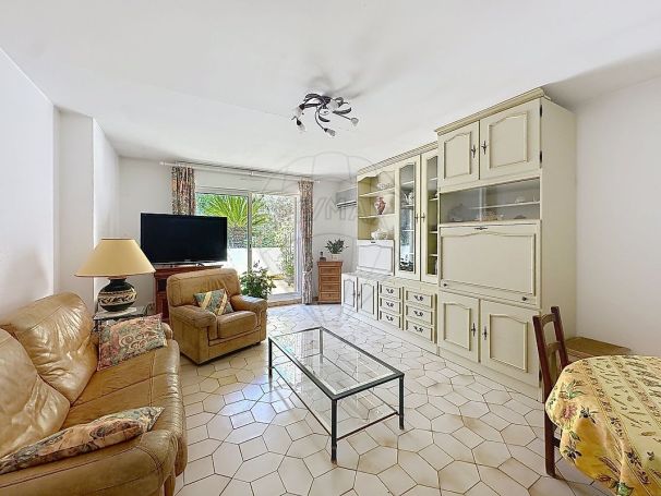 A louer APPARTEMENT T4 85 M2 TERRASSE NIMES