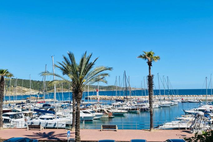 A louer APPARTEMENT T2 35 M2 PIEDS DANS L'EAU BANYULS SUR MER Front de mer