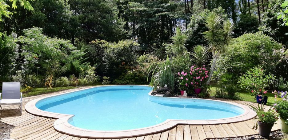 A louer MAISON D'ARCHITECTE BORD DE MER SOUSTONS