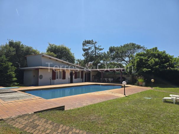 A vendre MAISON 11 PIECES 235 M2 BORD DE MER SEIGNOSSE