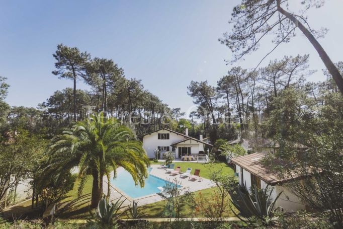 A louer MAISON 7 PIECES 220 M2 SOORTS HOSSEGOR Centre-ville - lac - fôret