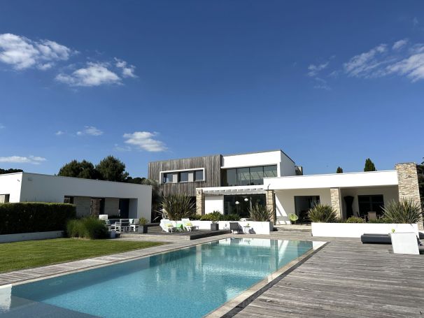 A louer MAISON CONTEMPORAINE BORD DE MER SAINT HILAIRE DE RIEZ