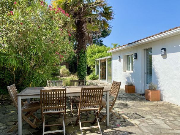 A vendre MAISON 5 PIECES 112 M2 BORD DE MER SAINT GILLES CROIX DE VIE