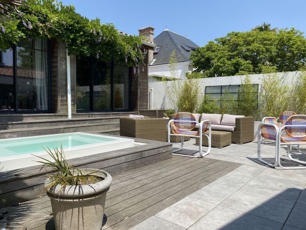 A vendre MAISON 10 PIECES 251 M2 BORD DE MER SAINT GILLES CROIX DE VIE