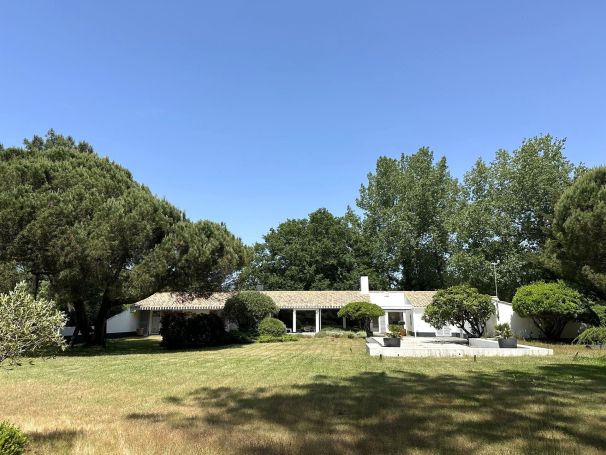 A vendre MAISON 7 PIECES 184 M2 BORD DE MER SAINT HILAIRE DE RIEZ