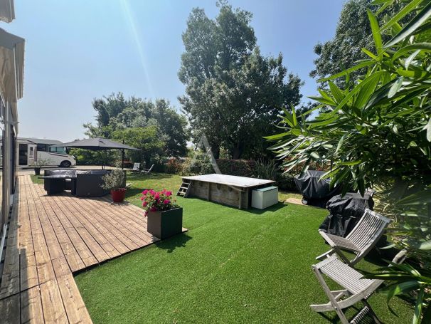 A vendre MAISON 6 PIECES 134 M2 BORD DE MER LE BERNARD