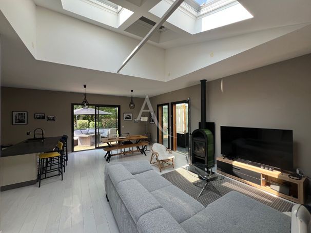 A vendre MAISON 6 PIECES 134 M2 BORD DE MER LE BERNARD