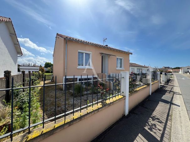 A vendre MAISON 4 PIECES 100 M2 BORD DE MER JARD SUR MER