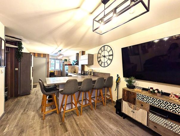 A louer APPARTEMENT DUPLEX T5 97 M2 BORD DE MER SAINT LAURENT DU VAR