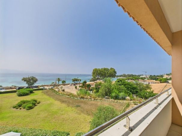 A louer APPARTEMENT DUPLEX DE PRESTIGE NEUF T3 77 M2 TERRASSE PIEDS DANS L'EAU AJACCIO