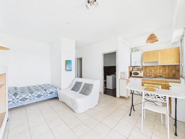 A louer STUDIO 27 M2 TERRASSE BORD DE MER AJACCIO