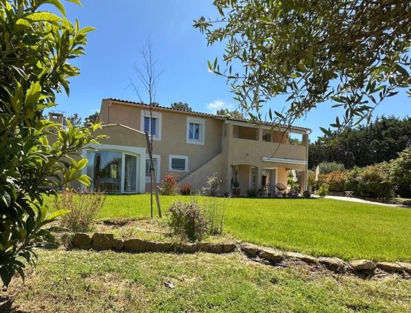 A louer MAISON 7 PIECES 210 M2 ROGNES